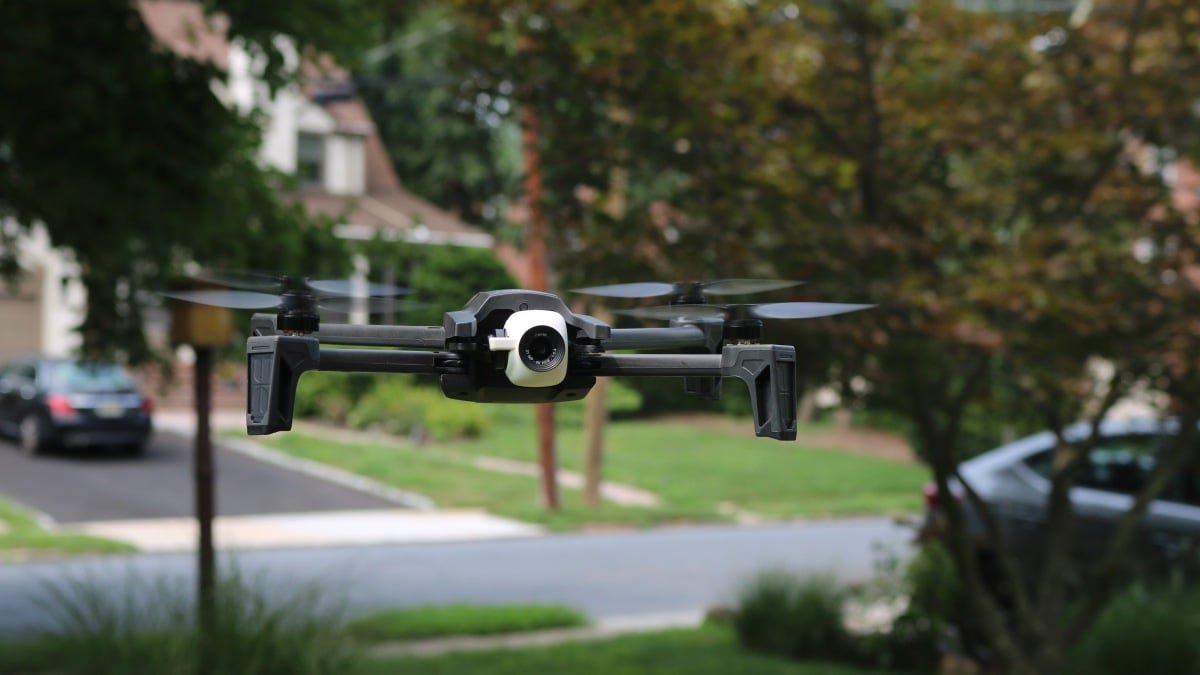 Análise do Parrot Anafi: Um drone pequeno que não tem visão.