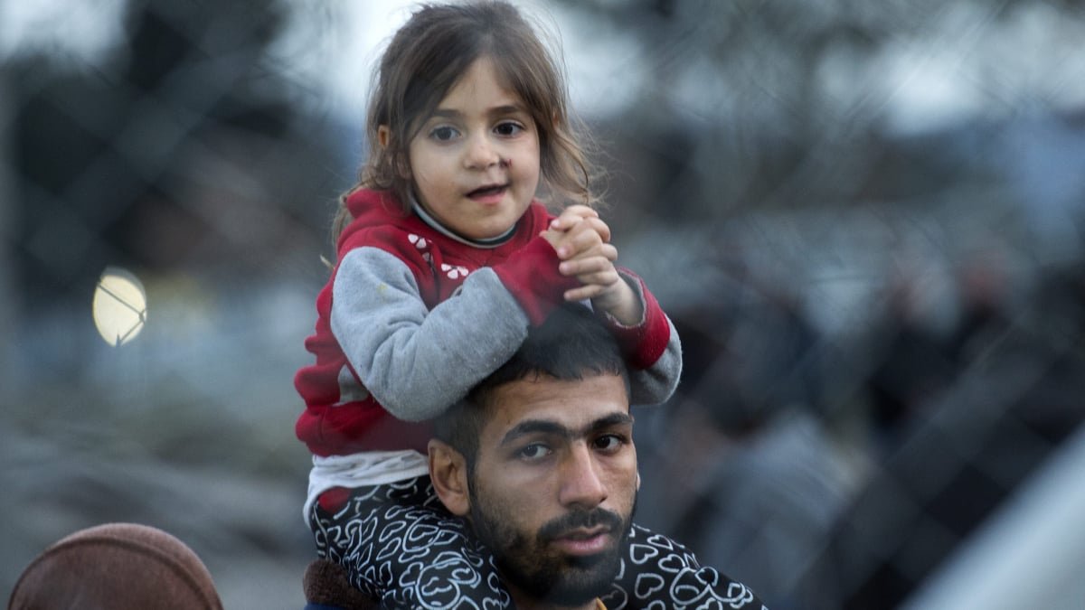 A função desempenhada pelo Facebook em incidentes anti-refugiados destacada em pesquisa surpreendente.
