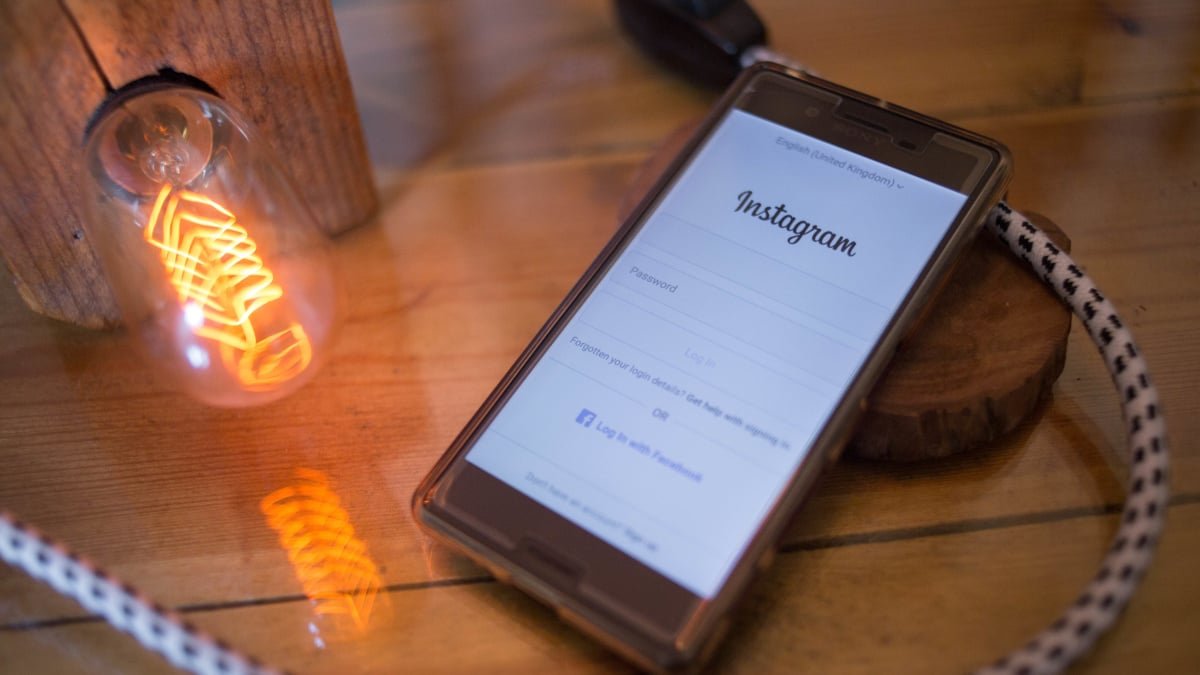O Instagram passa a ter características semelhantes ao Facebook, com a criação de grupos com base em universidades.