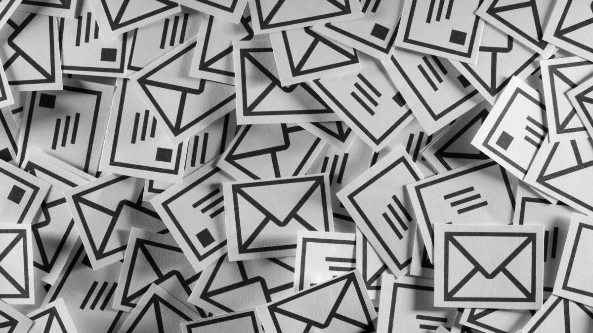 Yahoo e AOL continuarão escaneando os e-mails para obter informações valiosas para publicidade digital.