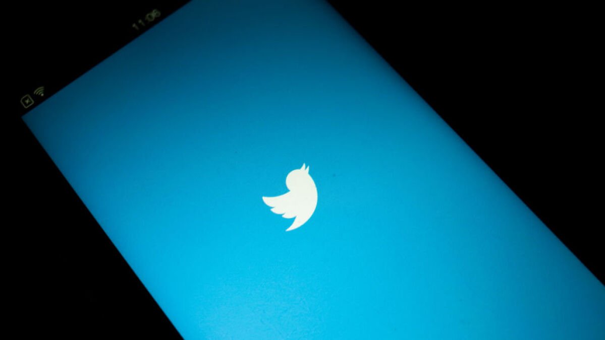 Twitter está experimentando recomendações de contas para deixar de seguir quando sua linha do tempo se torna muito agitada.