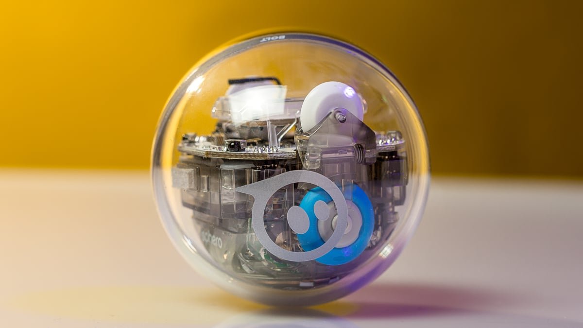 Análise do Sphero Bolt: Um divertido brinquedo educativo que proporciona aprendizado de programação de forma bastante agradável.